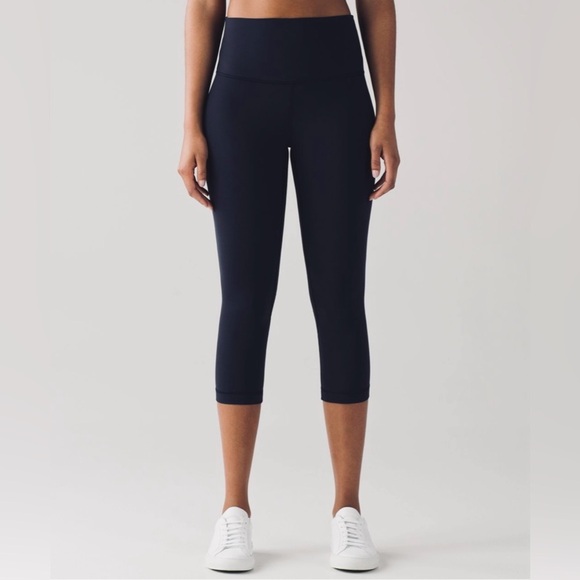 Lululemon Align Crop *19” Black | Rare Original 2017 Edition | Size 4 - Picture 2 of 8